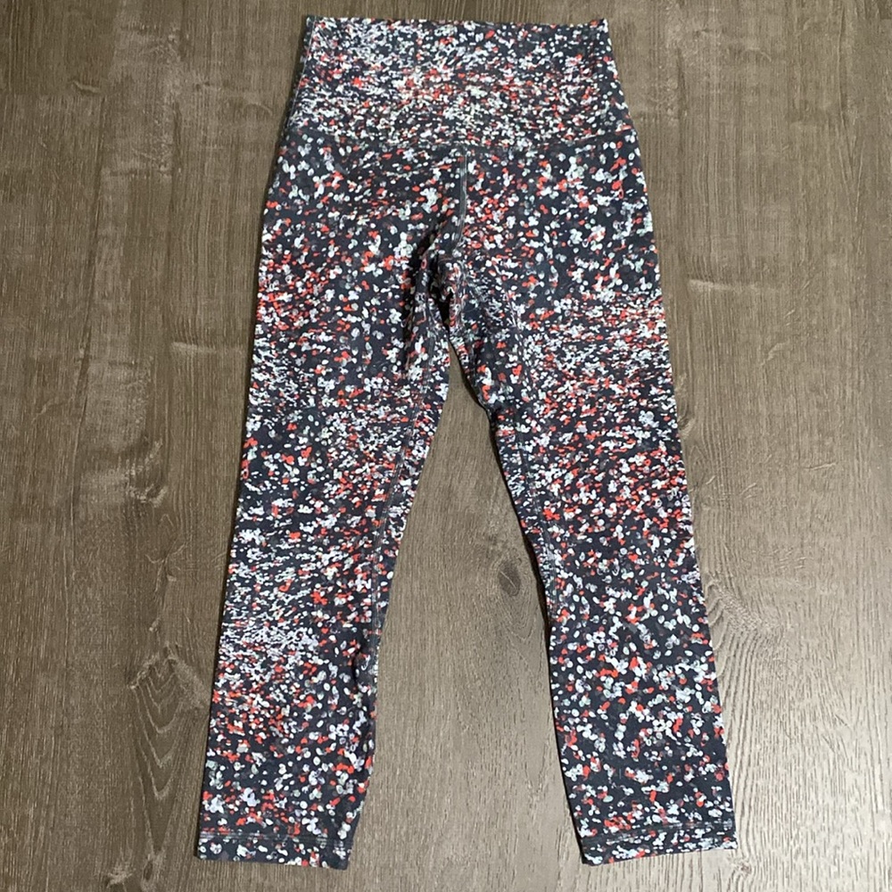 Lululemon Align Crop *21"
Water Blossom Multi Size 4 - Picture 2 of 7